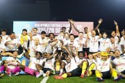 银河娱乐城-菲律宾中资球队夺联赛冠军，主教练是原青岛科技大学校队队长